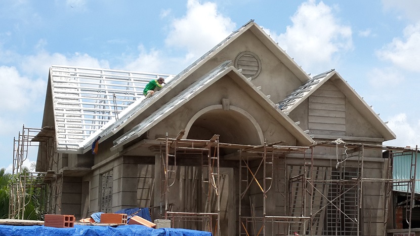 Hiện trạng thi công thực tế mẫu nhà cấp 4 mái thái hiện đại và sang trọng