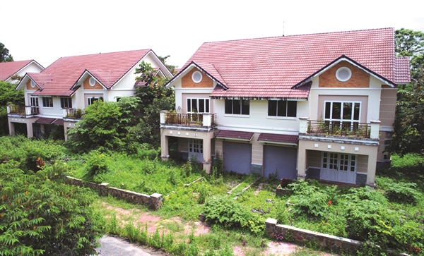 Những dự án bị bỏ trống không làm cho chính quyền phải suy nghĩ vì không biết làm gì với chúng